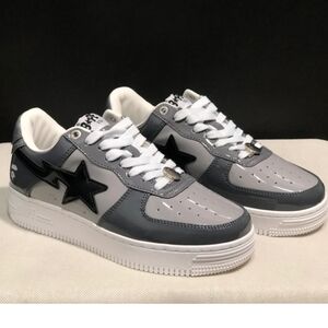 A BATHING APE BAPE Trendy Gray and White Sneakers Size: 7/5.5